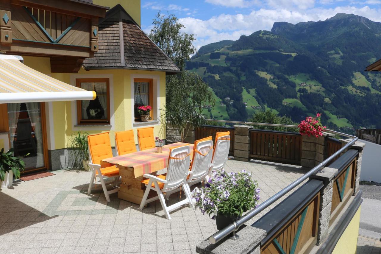 Landhaus Katharina Bis 12 Personen Mit Saunachalet Und Blick Auf Die Bergwelt Des Zillertals Hippach Eksteriør bilde
