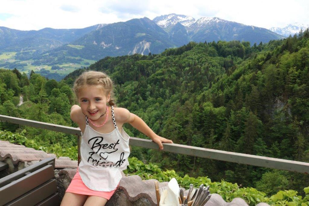 Landhaus Katharina Bis 12 Personen Mit Saunachalet Und Blick Auf Die Bergwelt Des Zillertals Hippach Eksteriør bilde